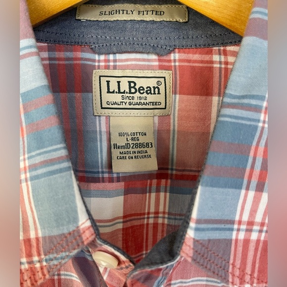 🔥💙LL BEAN Men’s L slightly fitted button up shirt. Like new and SO SOFT!! - Picture 2 of 5